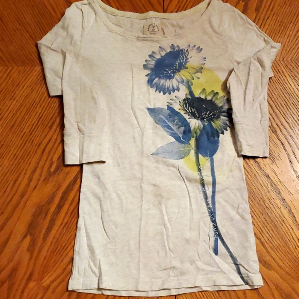 ¾ sleeve flower t